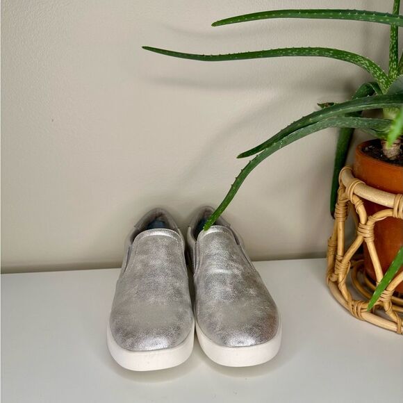 Dr. Scholl’s Madison Party Metallic Silver Slip-On Sneakers Women’s 7.5M - Picture 3 of 9